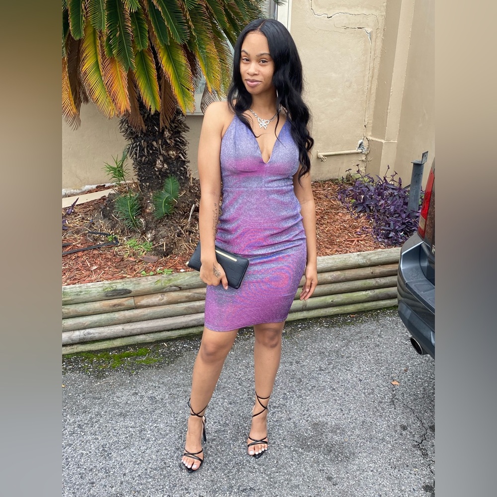 I am selling a formal fitted dress